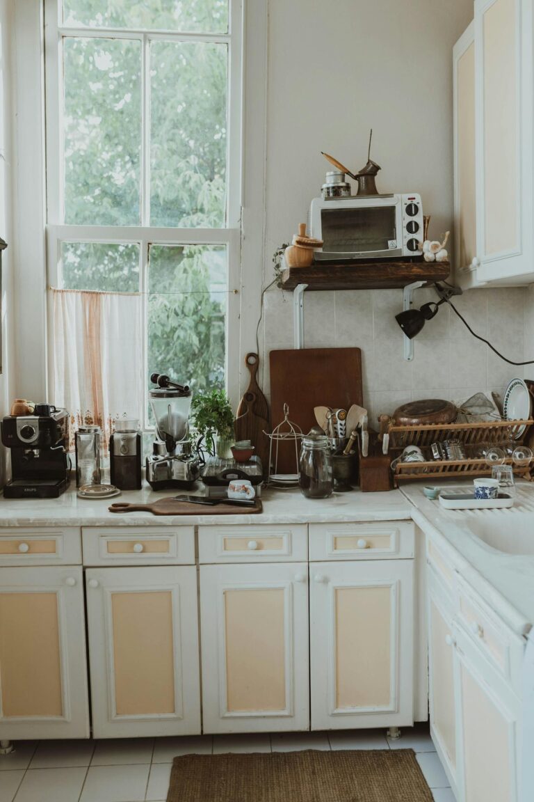 Retro Peaceful Kitchen